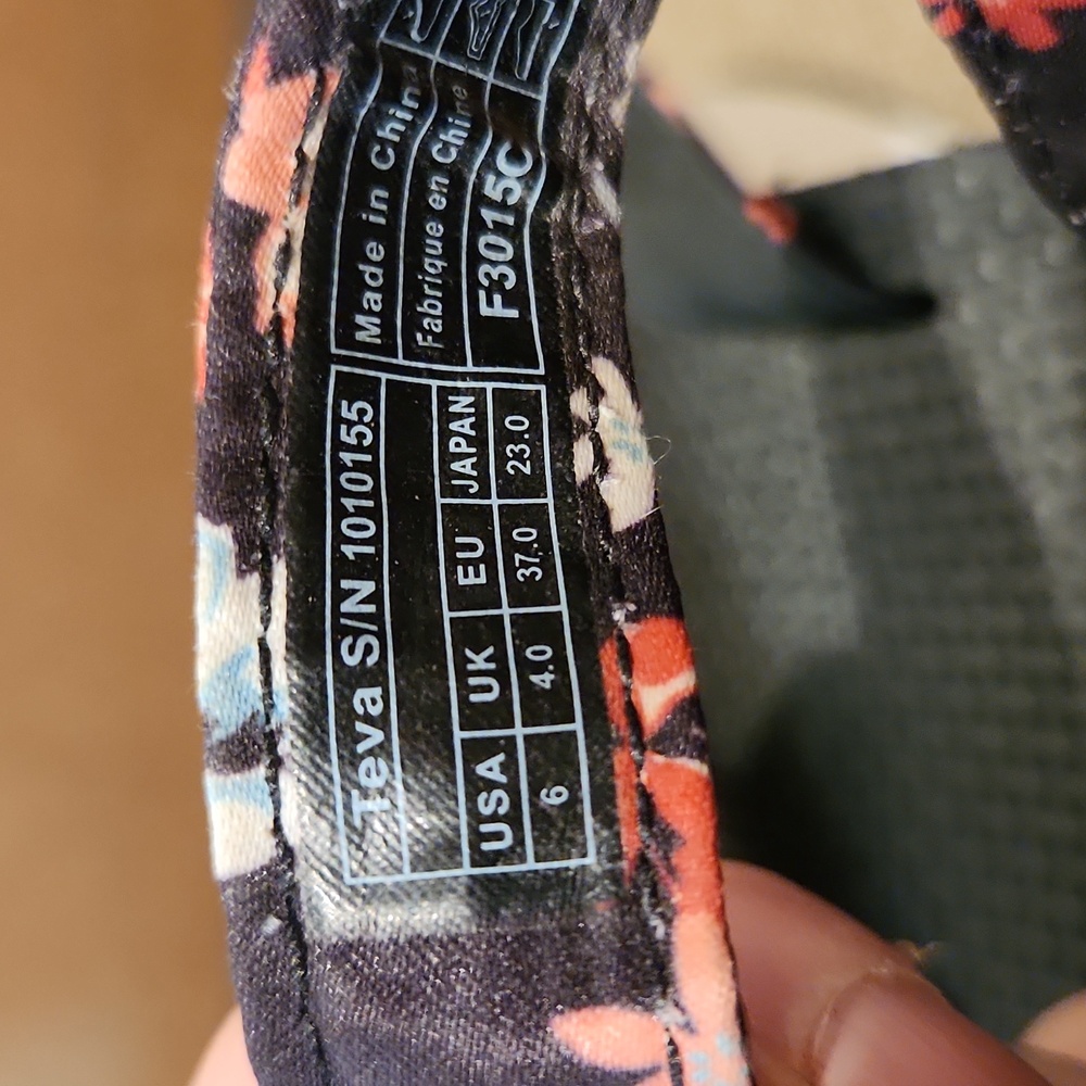 Teva sandles - Picture 8 of 8